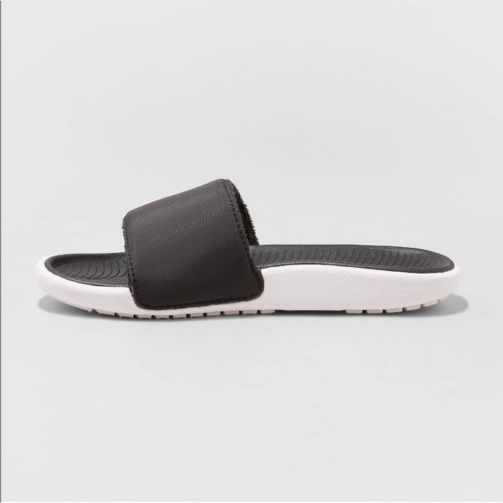 NWT All in Motion- Kids' Cypress Slip-On Slide Sandals in Black Size 1 - Picture 2 of 7